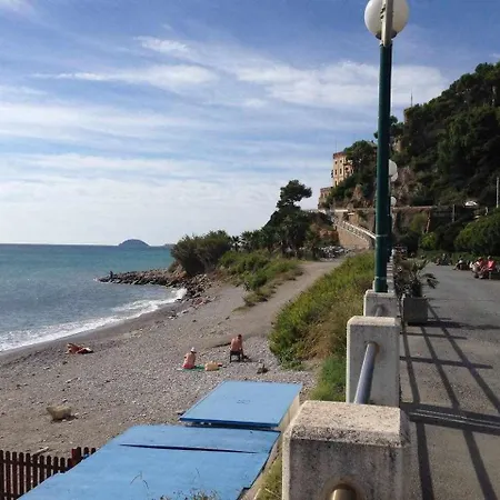 Casa Isa A 30 Metri Dalla