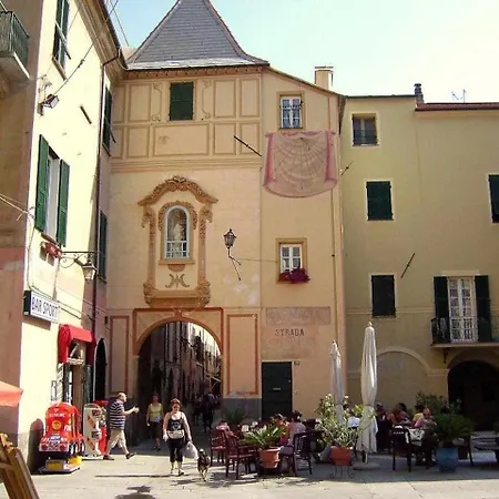 Lägenhet Casa Isa A 30 Metri Dalla Borghetto Santo Spirito