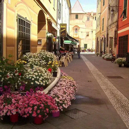 Casa Isa A 30 Metri Dalla * Borghetto Santo Spirito